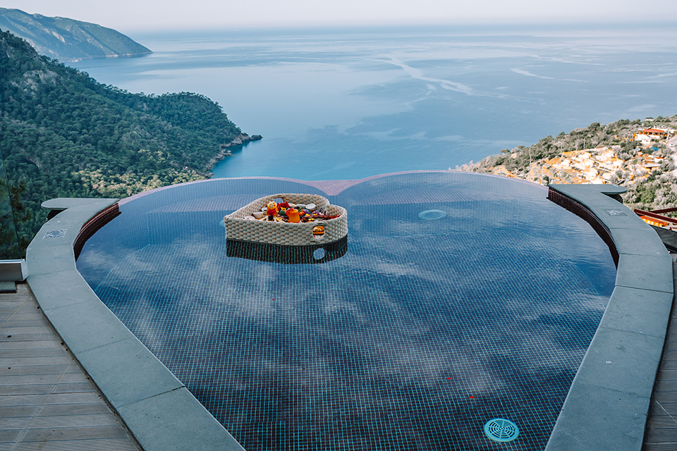 Ufuk Çizgisinde Bir Yolculuk